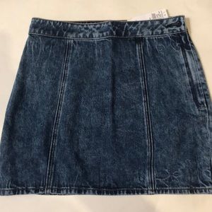 American Eagle Dark-wash denim skirt